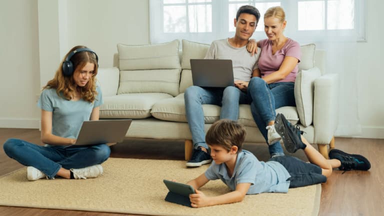 comment sécuriser les écrans de vos enfants face aux arnaques ?