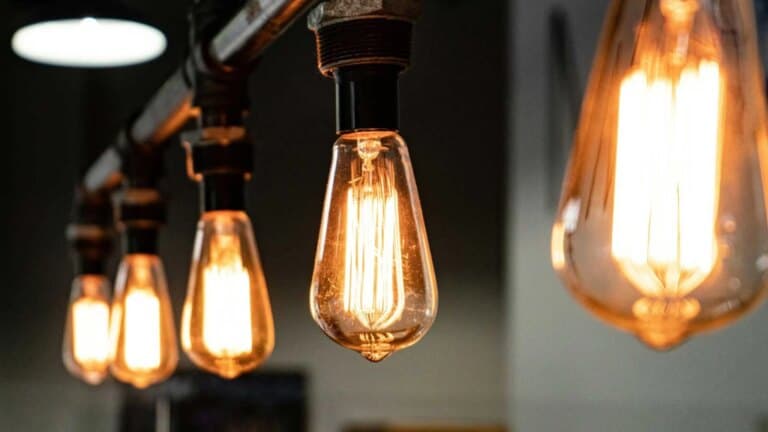 le nouveau quotidien de 72 % des Français face à la flambée de l’électricité